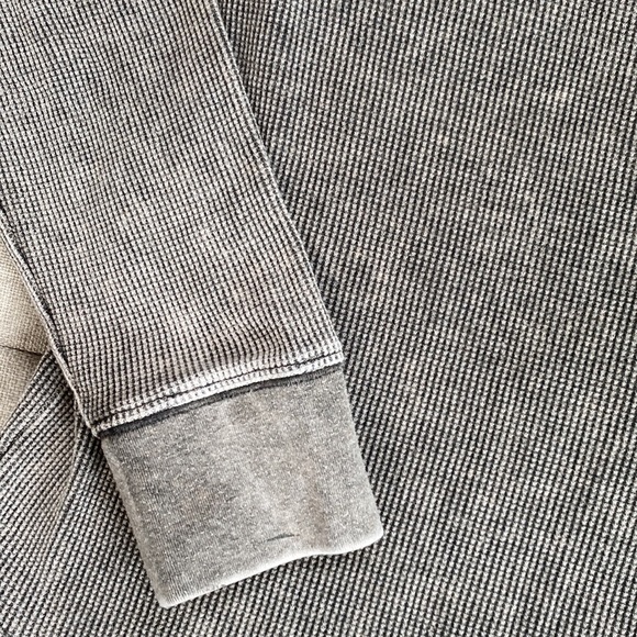 BOGO Victoria’s Secret PINK Gray & White Long Sleeve V-Neck Thermal Waffle Top - Picture 5 of 6